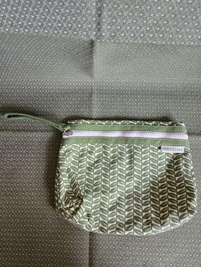 Origins Green Leaf-Print Wristlet Pouch